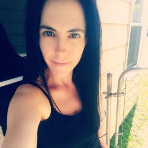 Meet your Posher, Debbi